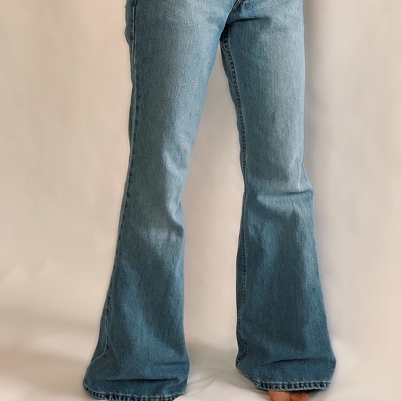 Vintage light wash low rise bootcut/flare jeans - Picture 2 of 3